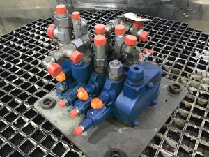 Liebherr Bloc de valves